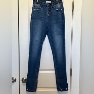 KanCan ladies destressed jeans Size 7 C0023